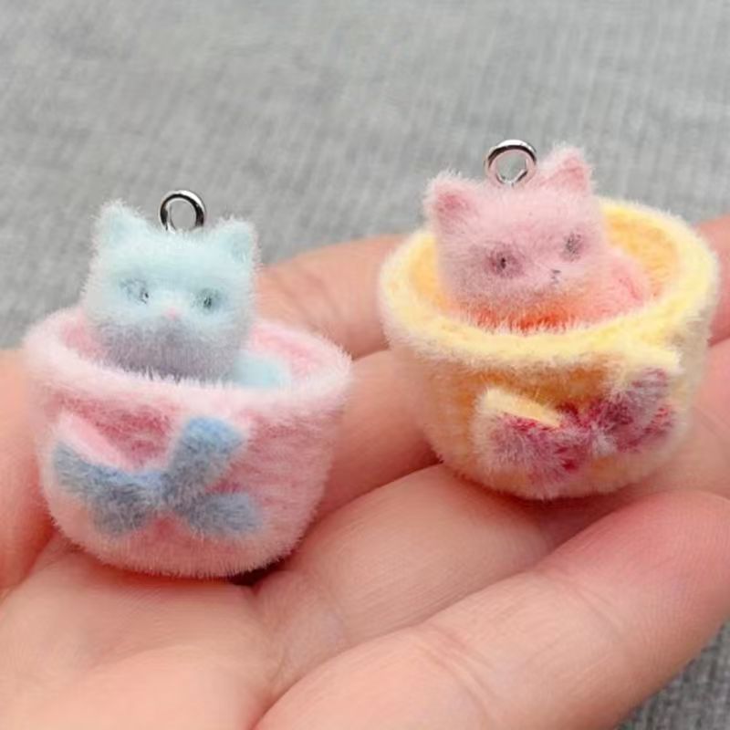 4 colgantes de gato de resina  - Jewelry Making Factory reseña y precio